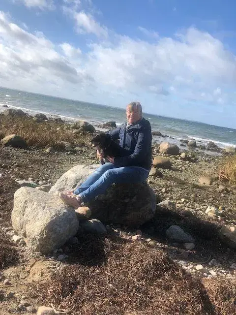 Portrait von Angela